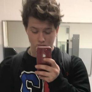 Meet your Posher, Zach